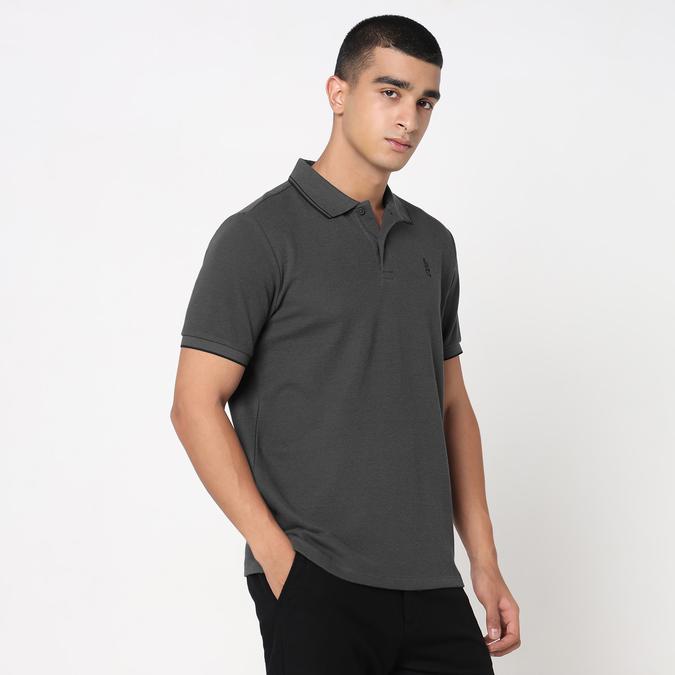 Men Cotton Blend Slim Fit Polo Solid T-shirt