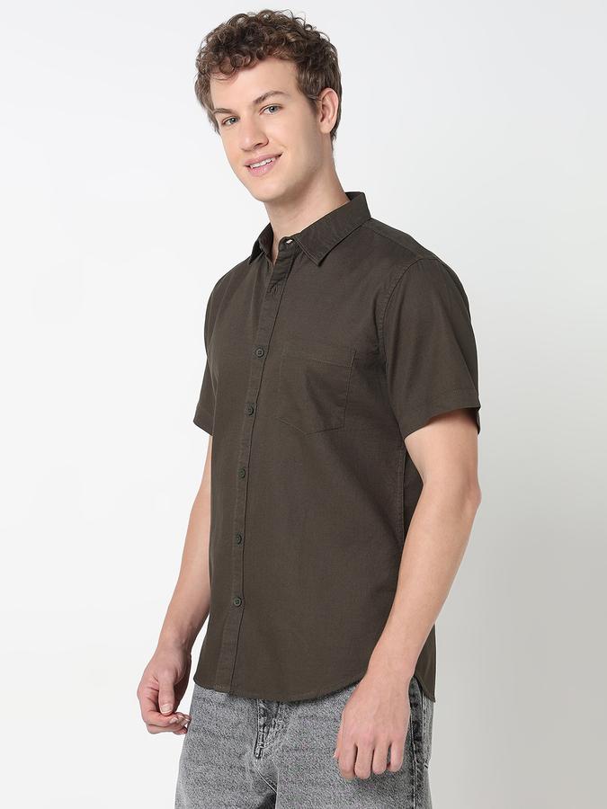 Men Cotton Regular Fit Point Collar Solid Shirt