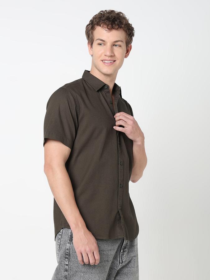 Men Cotton Regular Fit Point Collar Solid Shirt