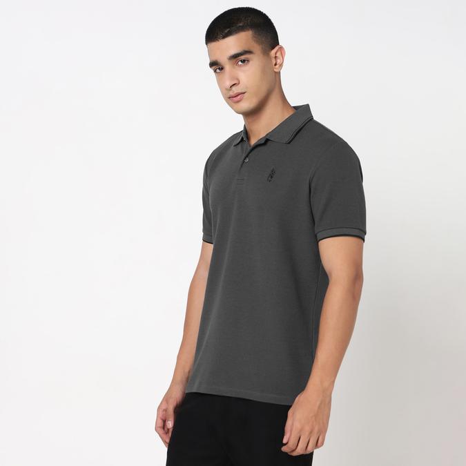 Men Cotton Blend Slim Fit Polo Solid T-shirt