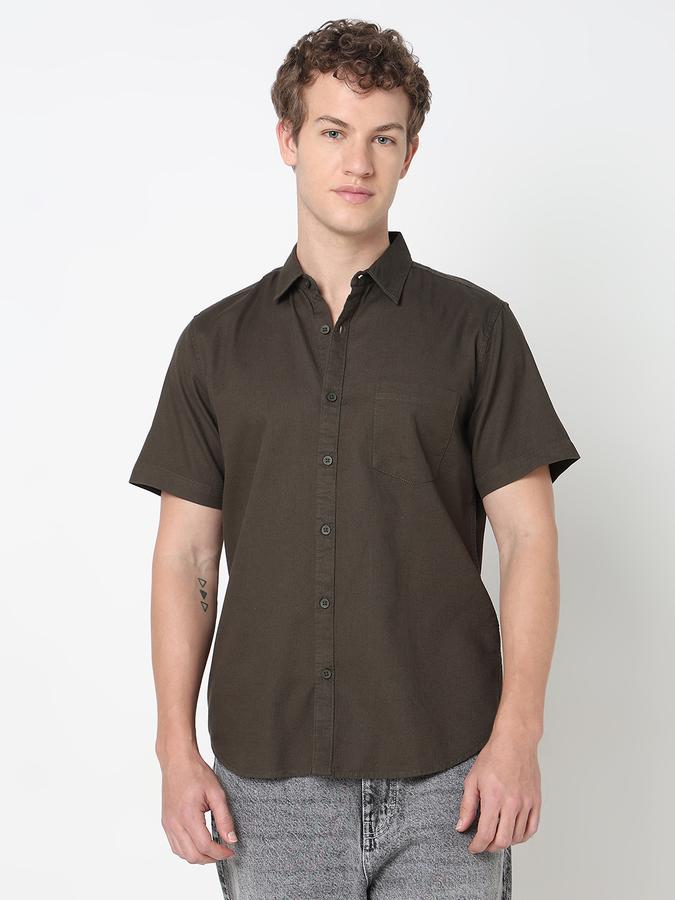 Men Cotton Regular Fit Point Collar Solid Shirt